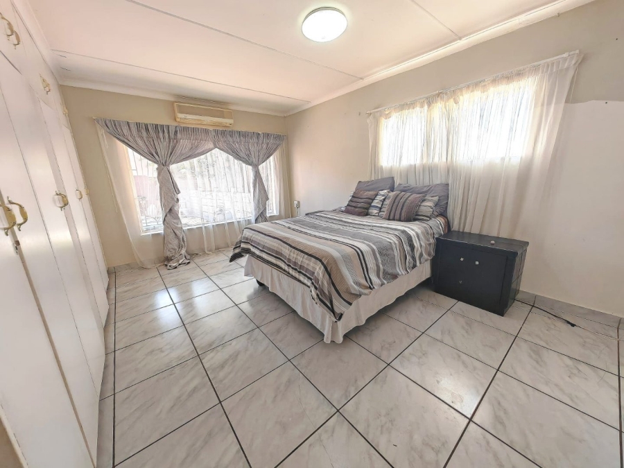 5 Bedroom Property for Sale in Pellissier Free State